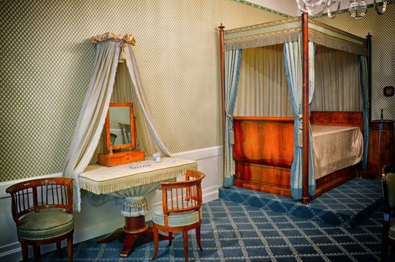 imperial-furniture-collection-bedroom-vienna-austria.jpg